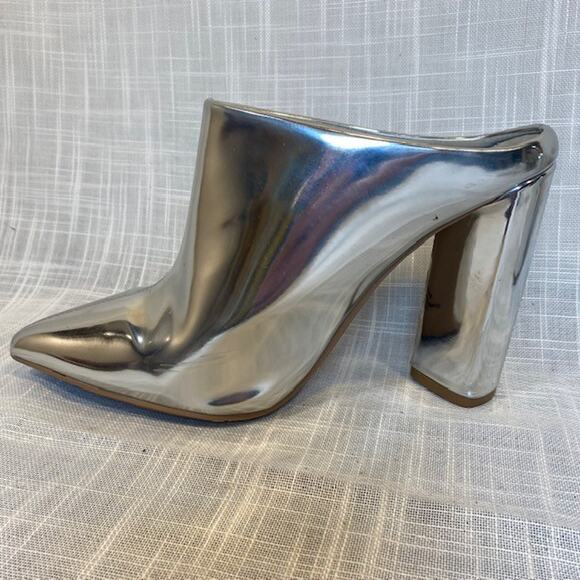 Qupid Heeled Silver Mirror Patent Leatherette 4 inch Heeled Mules Womens 8.5 - Picture 3 of 7